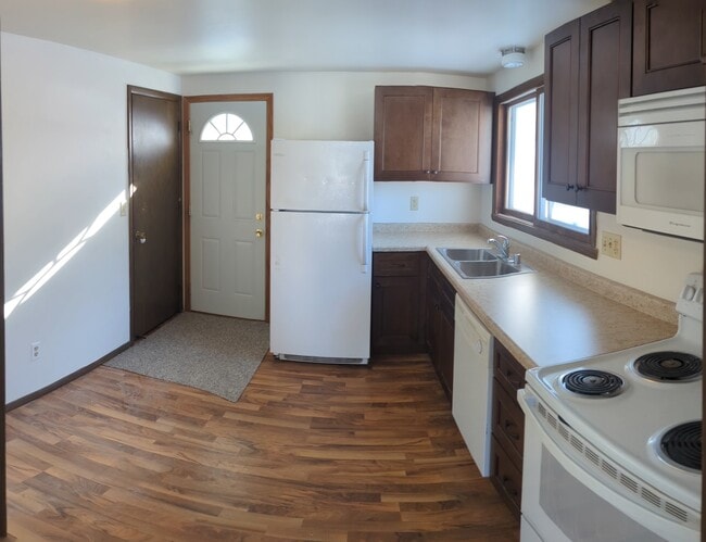 Photo - 110-112 West Grant St