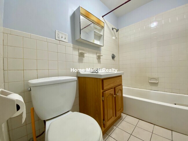 Photo - 767 Broadway Unit #4