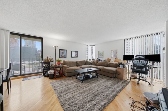 Photo - 70 W Huron St