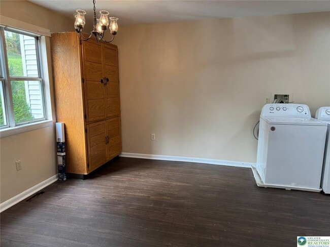 Photo - 1538 E 8th St Unit C