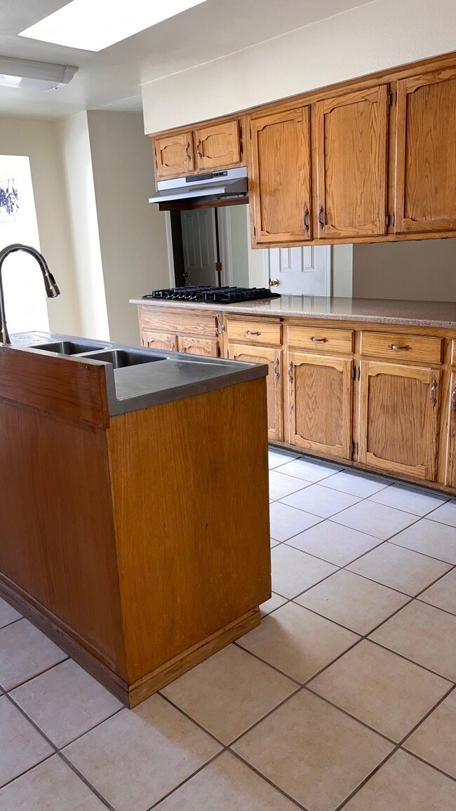 Photo - 6906 Shoshone Rd NE