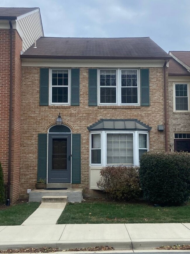 Photo - A three bedroom plus den, three and one half bath townhouse conveniently located in Rockville Mar...