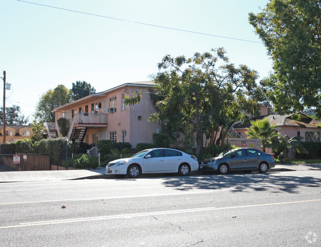 Building Photo - 330 W Alameda Ave Rental