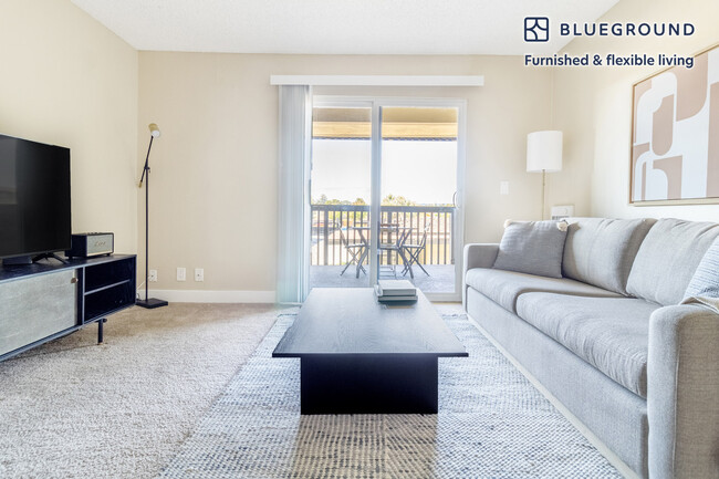 Building Photo - 600 Edgewater Blvd Rental