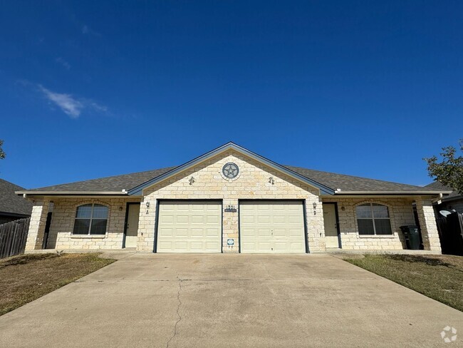 Building Photo - 1301 Powder River Dr Unit A Rental