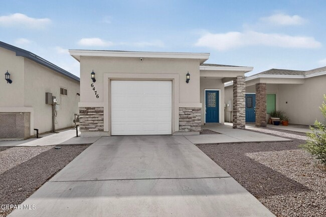 Photo - 6476 Harapon St