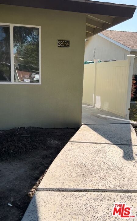 Building Photo - 23954 Hartland St Rental