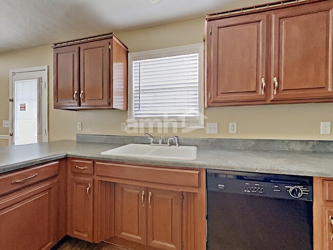 Photo - 1103 Bolton Dr