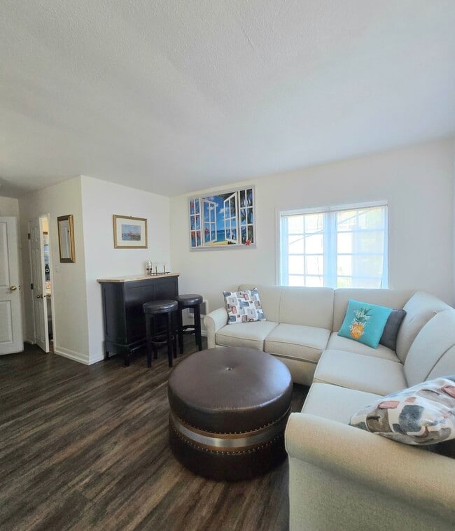 Photo - 717 Franklin St Unit Seymour Properties (717 Franklin St #4)
