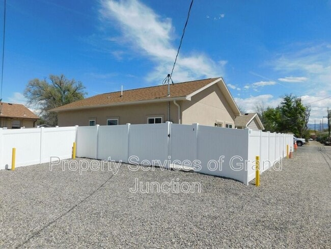 Building Photo - 525 Orchard Ave Unit B