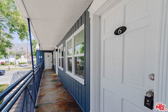 Photo - 938 W Glenoaks Blvd Unit 2