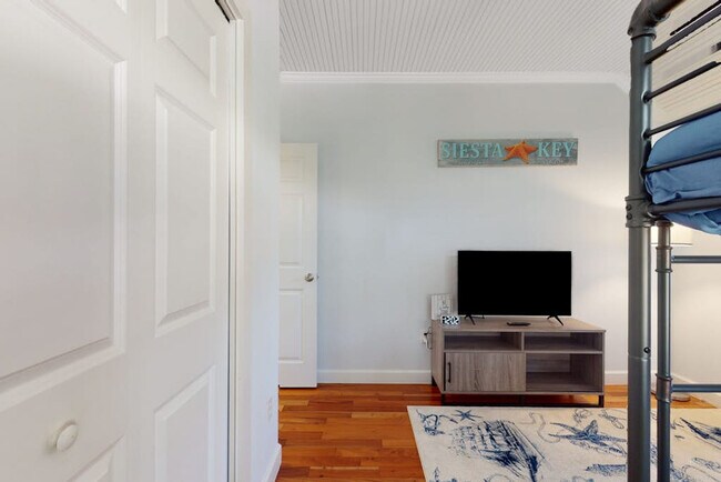 628 42nd St Unit SI ID1591470P