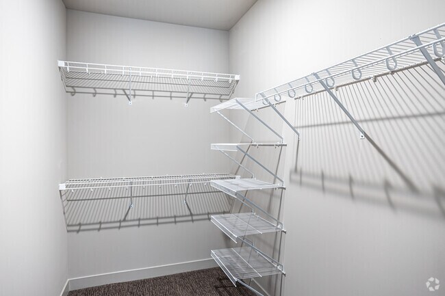 3BR, 2.5BA - 1361 SF