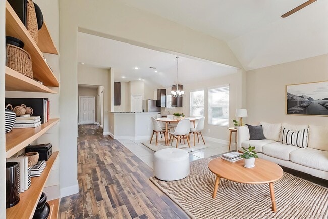 Building Photo - 2598 Magnolia Fair Way