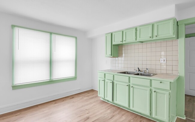 Building Photo - 509 E 143rd St Unit B Rental