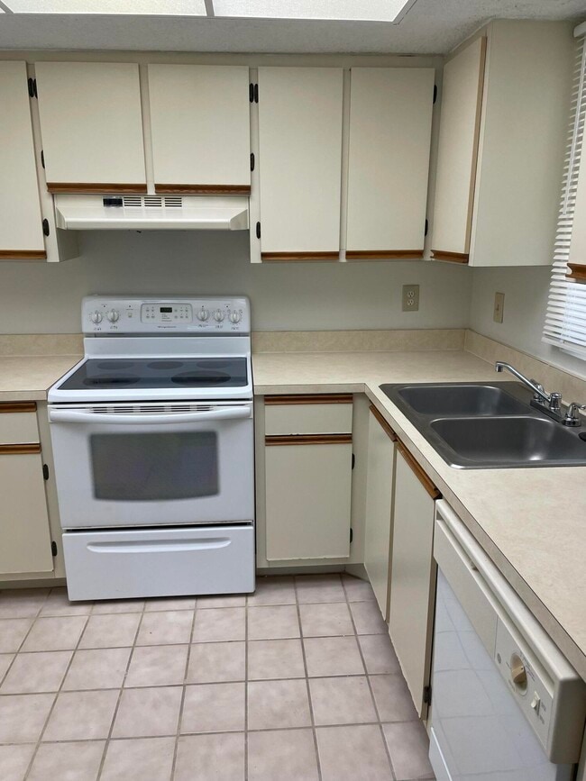 Photo - 1550 SE Royal Green Cir Unit P-203