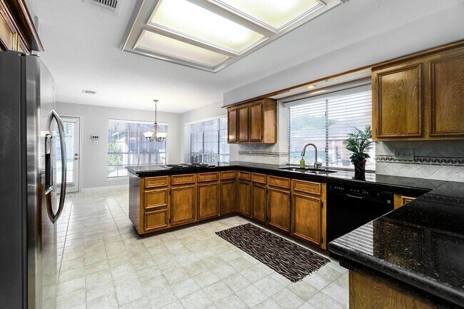 Photo - 15406 Greenleaf Ln