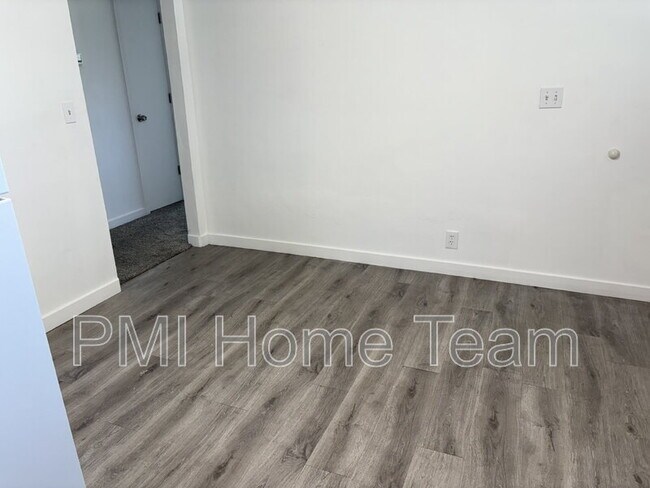 Photo - 3665 Christine St