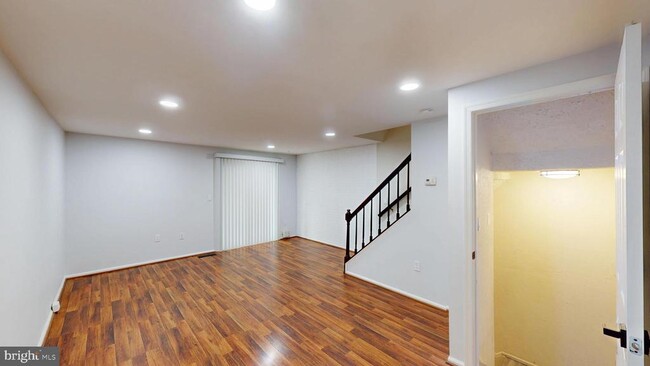 Photo - 8551 Braxted Ln
