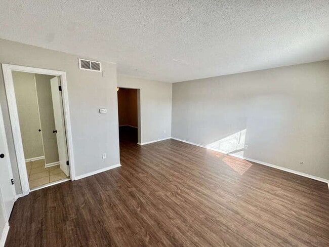 Photo - 1742 E Holmes Rd