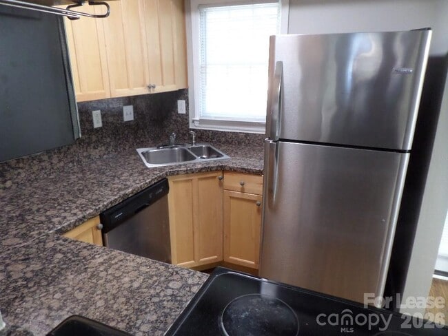 Photo - 4335 Hathaway St