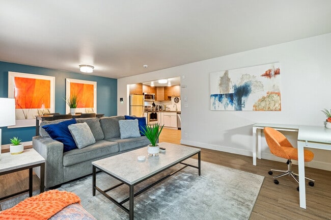 Building Photo - 10215 SE 6th St Unit ID1284573P