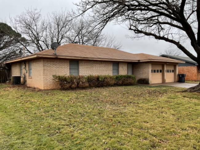 Building Photo - 5202 Wildwood Dr Rental