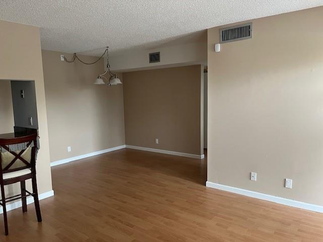 Building Photo - 10040 Winding Lake Rd Unit 103 Rental