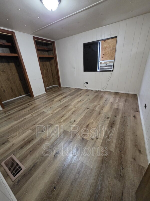 Photo - 300 Elberta Ave