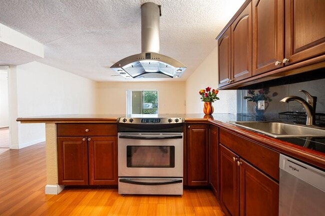 Photo - 22605 SW 66th Ave Unit 102