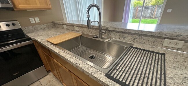 Photo - 215 Pioneer Dr