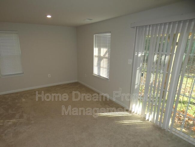Photo - 6304 Crittenden Ln