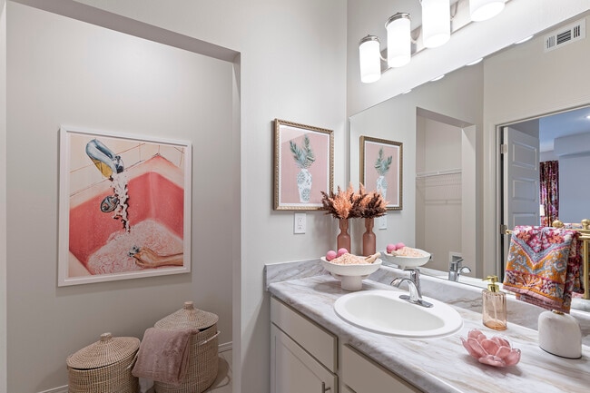 1 Bed, 1 Bath 789 sq. ft.
