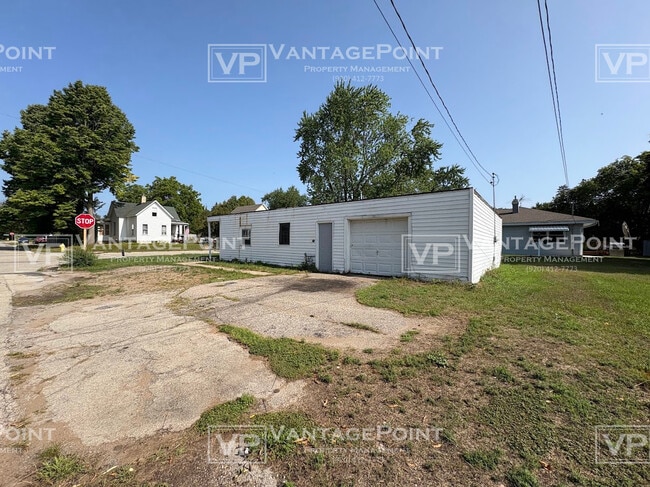 Photo - 2434 Pine St