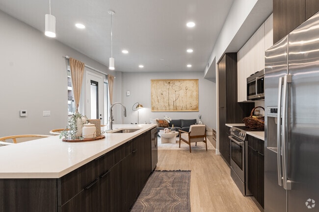 1BR, 1BA - 861SF - Kitchen/Living Room