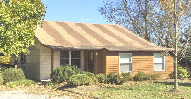 Building Photo - 1806 Brooksfield Rd