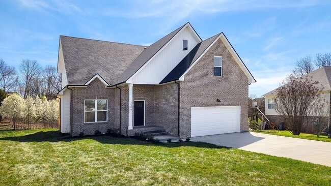 High-End Touches & Flexible Space in a Bea... - High-End Touches & Flexible Space in a Bea... House