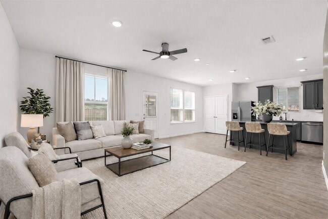 Photo - 318 Maple Bark Trl