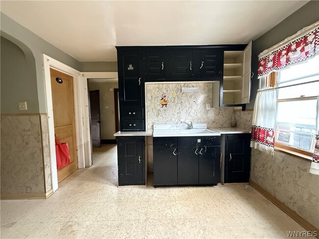 Photo - 733 Lasalle Ave