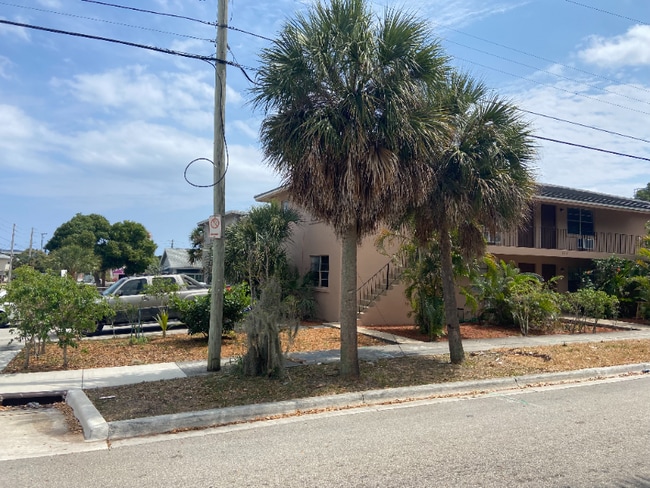 Photo - 1120 N Sapodilla Ave Unit #4