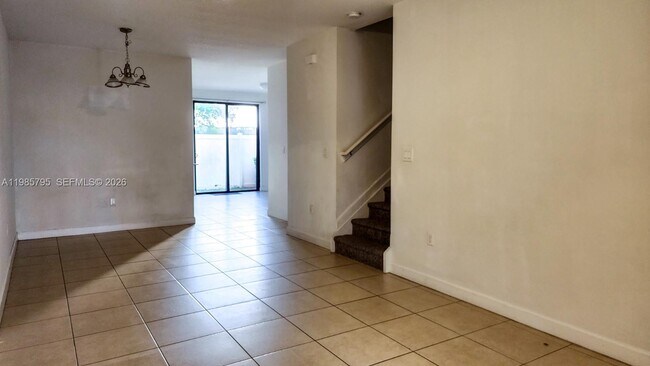 Photo - 470 NE 194th Terrace