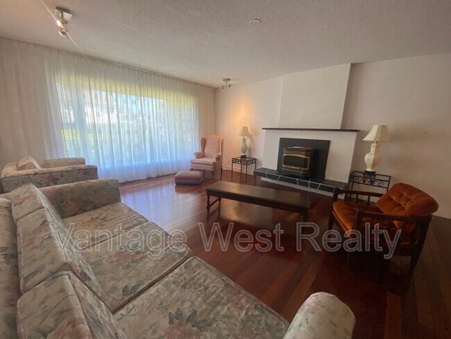 907-A Sutherland Ave
