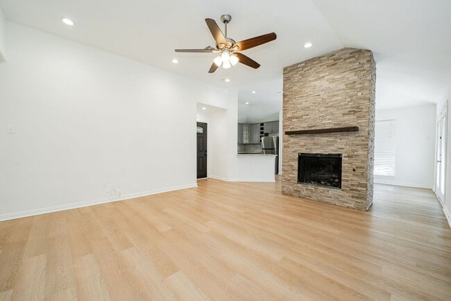 Photo - Move in Special 50% Off First Months Rent. Gorgeous 3 bed 2 bath - Welcome Home to Rowlett, TX