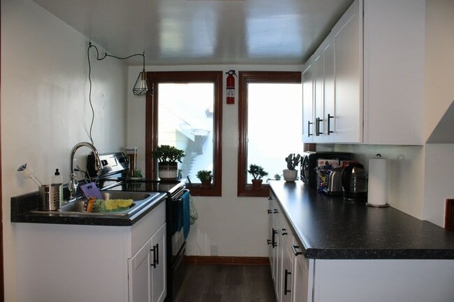 Building Photo - 157 Jackson St Unit 2 Rental