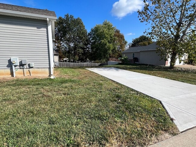 Photo - 1942 Burlington Dr