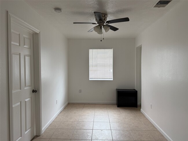Building Photo - 3619 Rosalie St Unit 3
