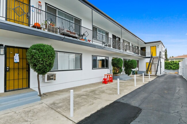 Photo - 1443 N Ave 47 Unit 6