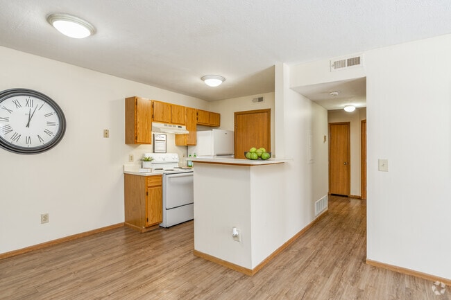 2BR, 1 BA - 850SF - Kitchen