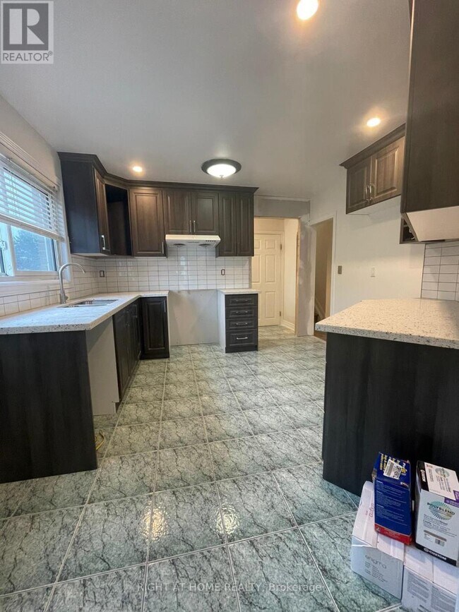 Photo - 135 Avondale Blvd