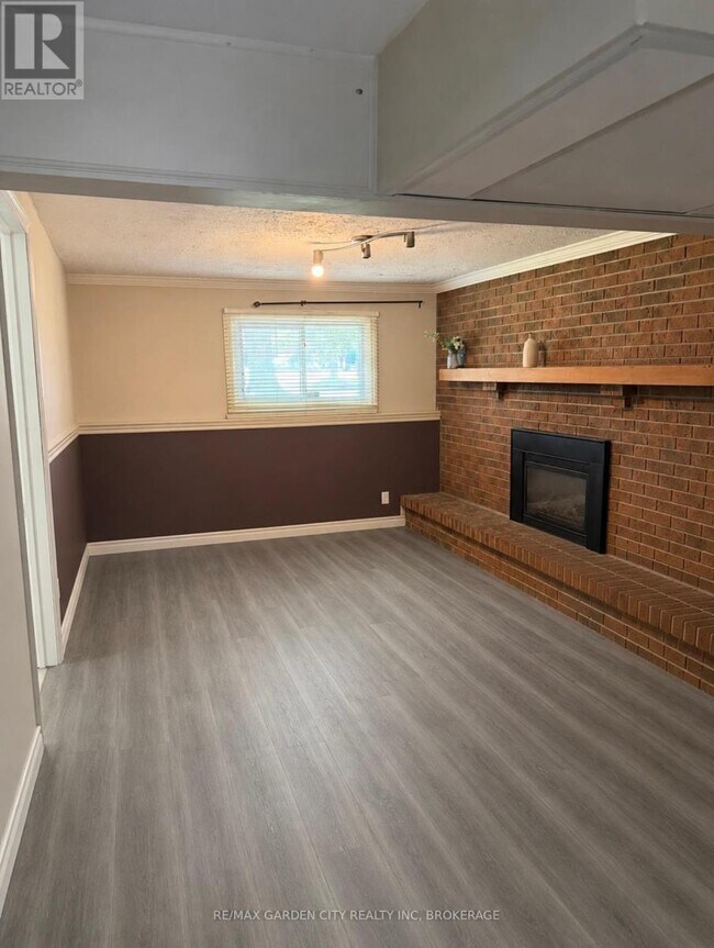 Photo - 9 Stonegate Dr